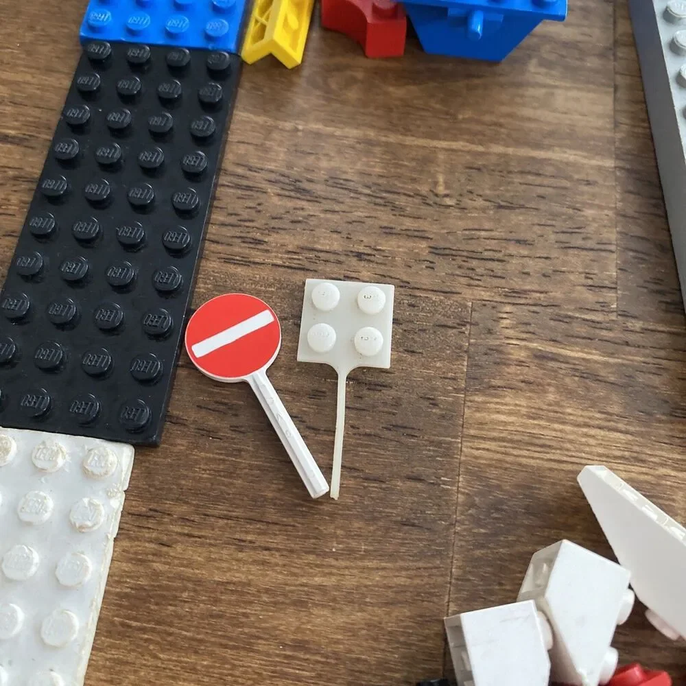 Vintage Lego Lot Flat Helicopter Door Wedge Brick Curve Sign Mixed 90+ Pieces